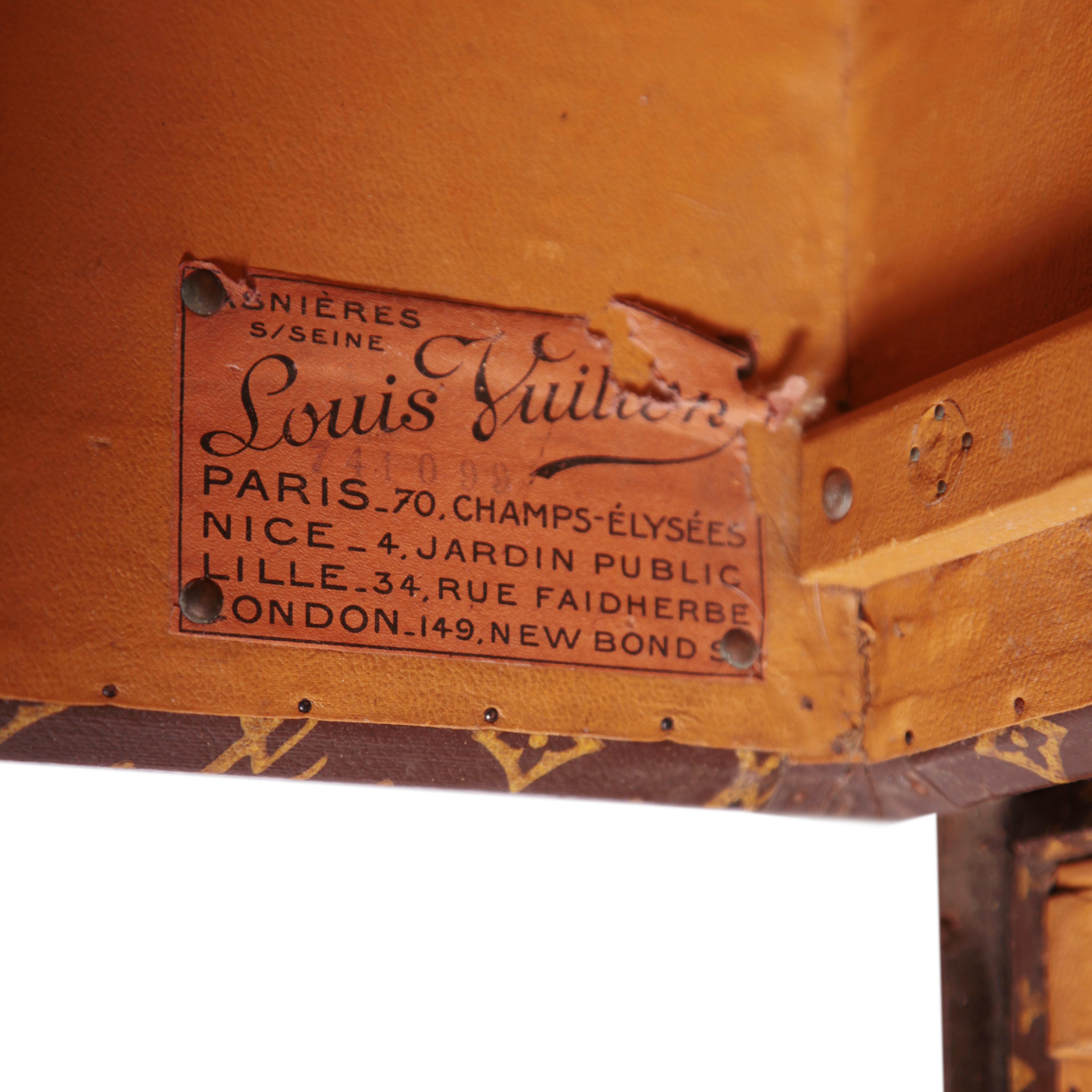 Malle Louis Vuitton Wardrobe en toile monogram et lozine - Detail D3