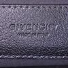 Borsa a tracolla Givenchy GV3 in pelle martellata nera - Detail D4 thumbnail