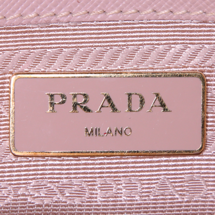 Sac à main Prada Galleria petit modèle en cuir saffiano beige - Detail D4