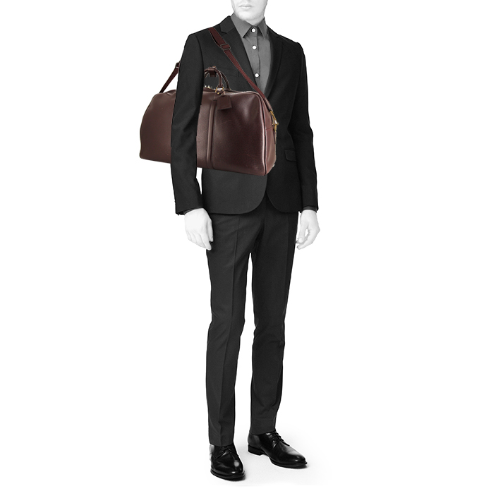 Louis Vuitton Kendall travel bag in purple Raisin taiga leather - Detail D2