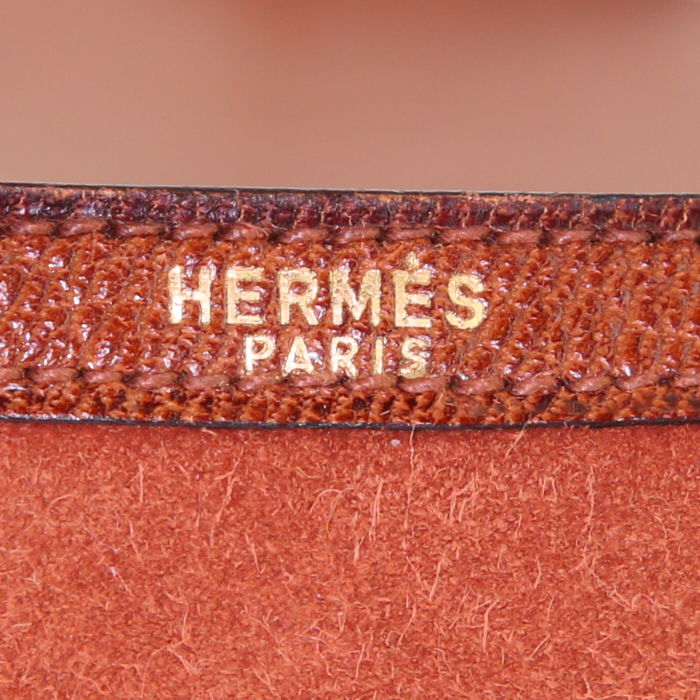 Bolso para llevar al hombro Hermes Constance en cuero de ternero doblis color coñac y cuero marrón - Detail D4