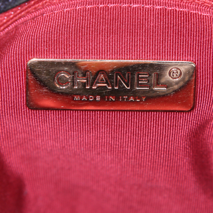 Chanel 19 handbag in black quilted leather - Detail D4