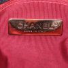 Bolso de mano Chanel 19 en cuero acolchado negro - Detail D4 thumbnail