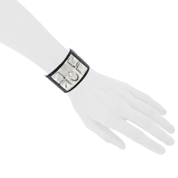 Cuff bracelet in palladium and alligator, size S - Detail D1