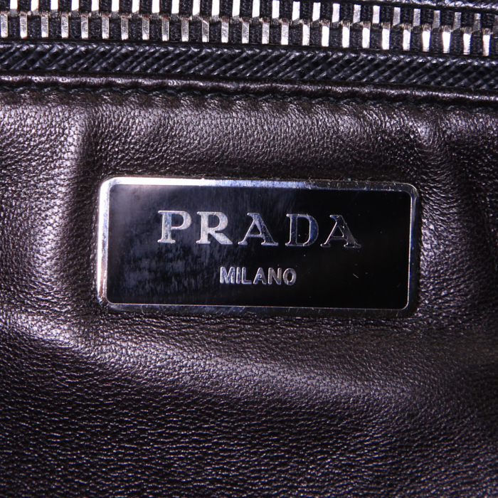 Bolso de mano Prada Galleria modelo pequeño en cuero saffiano negro - Detail D4