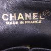 Borsa da spalla o a mano Chanel East West in tela trapuntata nera motivo firmato - Detail D3 thumbnail