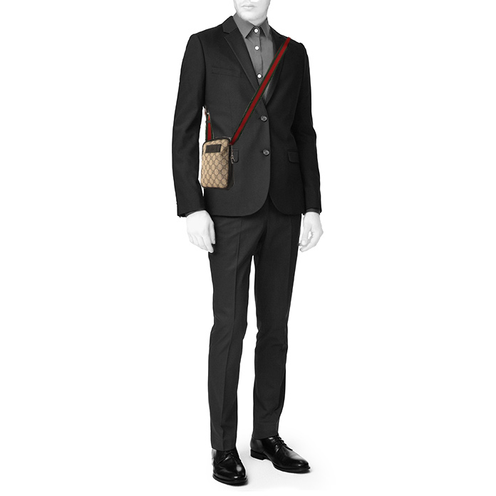 Bolso bandolera Gucci en lona Monogram beige y cuero negro - Detail D1