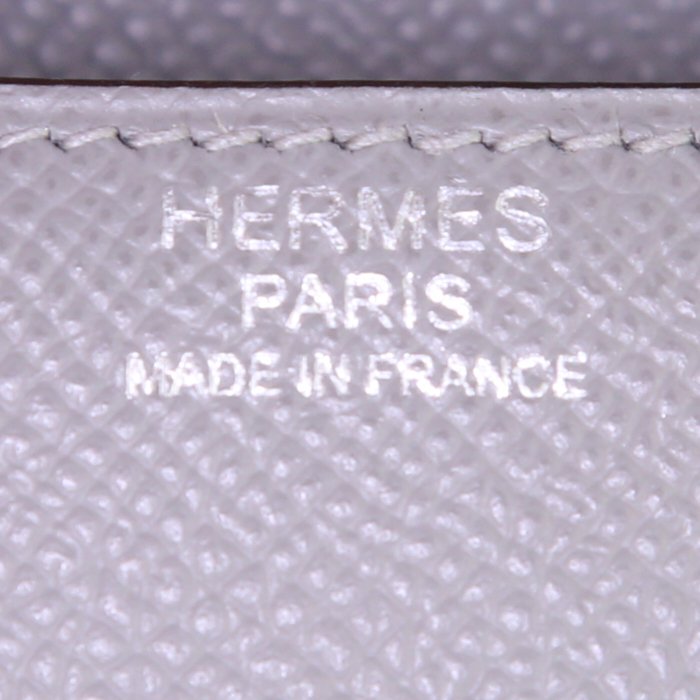 Sac à main Hermes Constance en cuir epsom Gris Perle - Detail D4