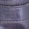 Louis Vuitton petit Noé messenger bag in black epi leather - Detail D3 thumbnail