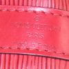 Louis Vuitton petit Noé small model shopping bag in red epi leather - Detail D3 thumbnail