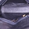 Bolso bandolera Chanel Vintage en charol acolchado negro - Detail D2 thumbnail