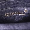 Chanel Vintage shoulder bag in black patent quilted leather - Detail D3 thumbnail