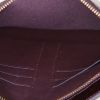 Pochette Louis Vuitton en cuir verni monogram violet - Detail D2 thumbnail