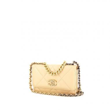 Sac bandoulière Chanel Wallet on Chain 19 en cuir matelassé beige