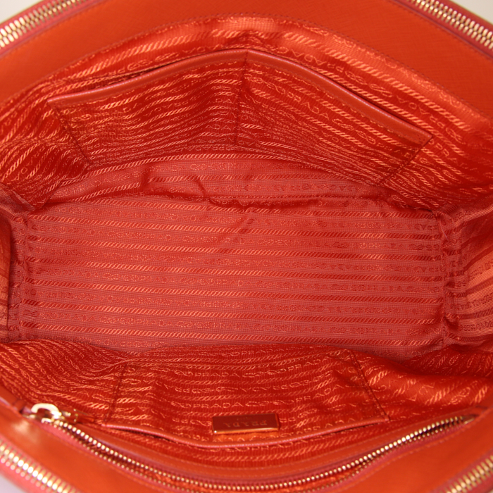 Sac à main Prada Galleria en cuir saffiano orange - Detail D3