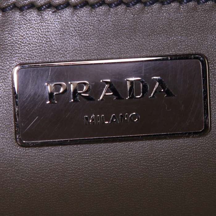 Prada handbag in khaki leather - Detail D4