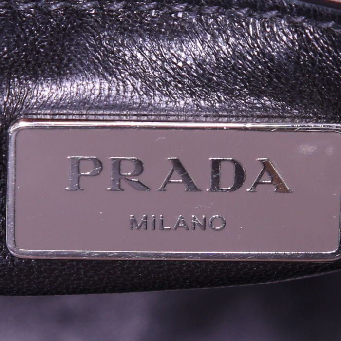 Sac à main Prada en cuir marron - Detail D4