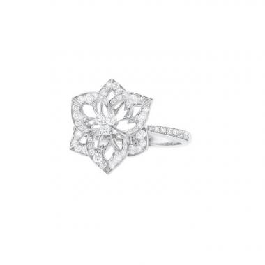 Anello Boucheron Pensée de Diamants in oro bianco e diamanti