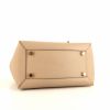 Bolso de mano Celine Belt modelo mediano en cuero granulado beige - Detail D5 thumbnail