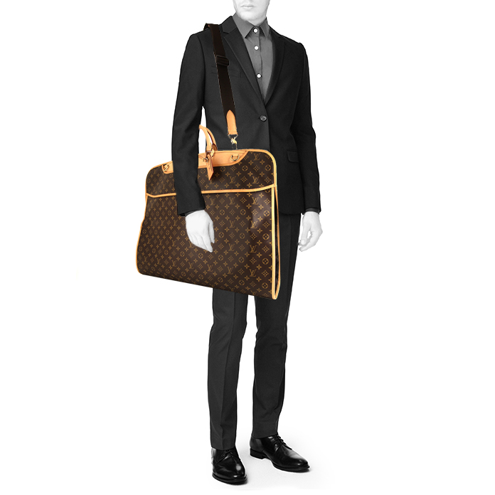 Funda protectora para ropa Louis Vuitton en lona Monogram marrón y cuero natural - Detail D1