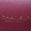 Bolso de mano Chanel Timeless Maxi Jumbo en cuero granulado acolchado negro - Detail D4 thumbnail