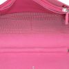 Bolso bandolera Chanel Wallet on Chain en cuero granulado acolchado rosa - Detail D2 thumbnail