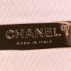 Sac à main Chanel 19 Maxi en tweed beige et noir - Detail D4 thumbnail