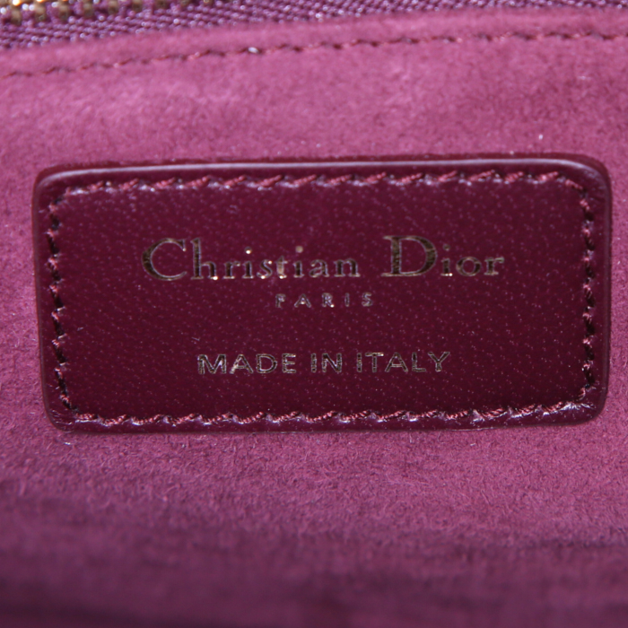 Sac à main Dior Lady Dior grand modèle en cuir cannage violet - Detail D4