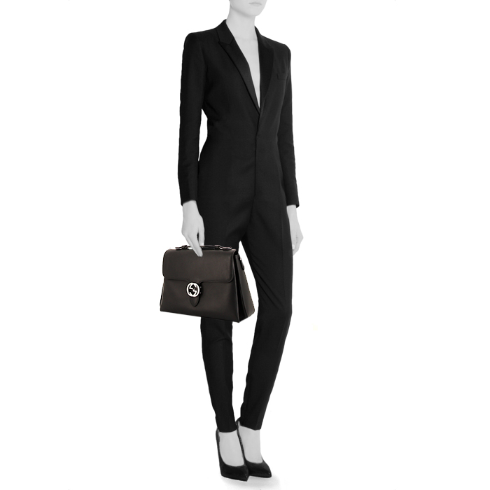 Gucci Interlocking G handbag in black leather - Detail D1