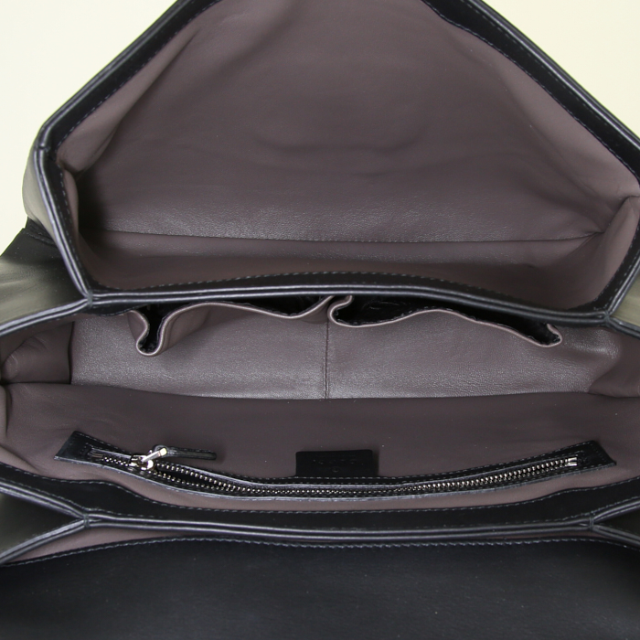 Gucci Interlocking G handbag in black leather - Detail D3