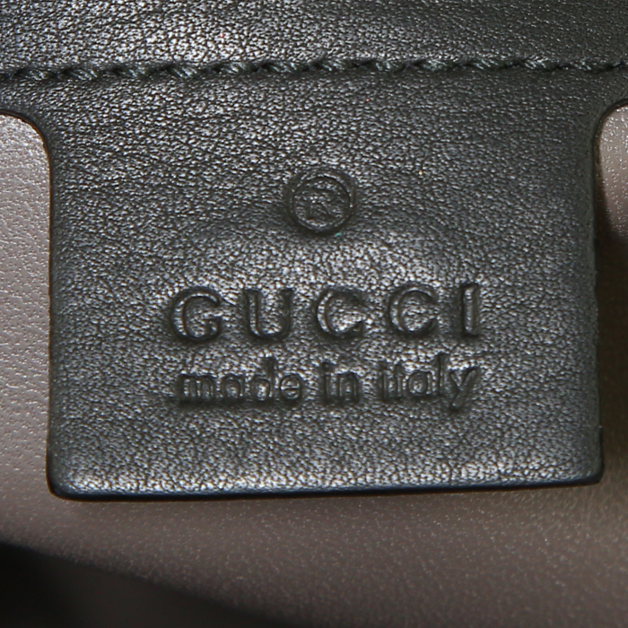 Gucci Interlocking G handbag in black leather - Detail D4
