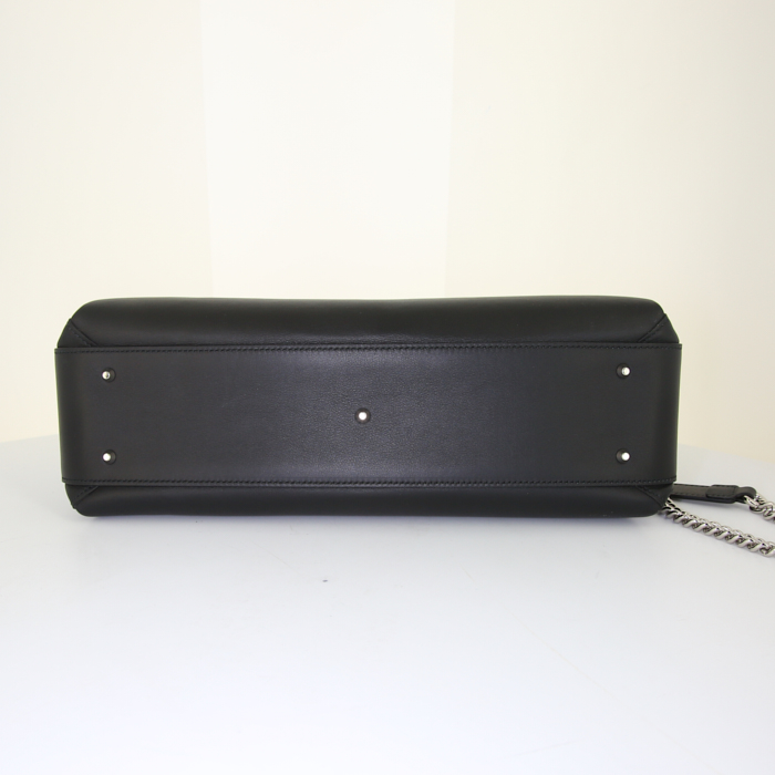 Gucci Interlocking G handbag in black leather - Detail D5