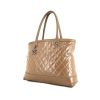 Chanel shopping bag in beige patent quilted leather - 00pp thumbnail
