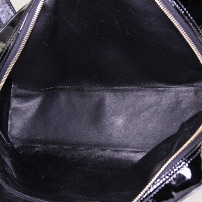 Bolso de mano Chanel en lona acolchada beige y charol negro - Detail D2