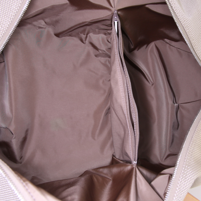 Borsa da viaggio Louis Vuitton  Attaquant in tela beige e pelle naturale - Detail D2