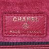Chanel Wallet on Chain shoulder bag in red quilted leather - Detail D3 thumbnail
