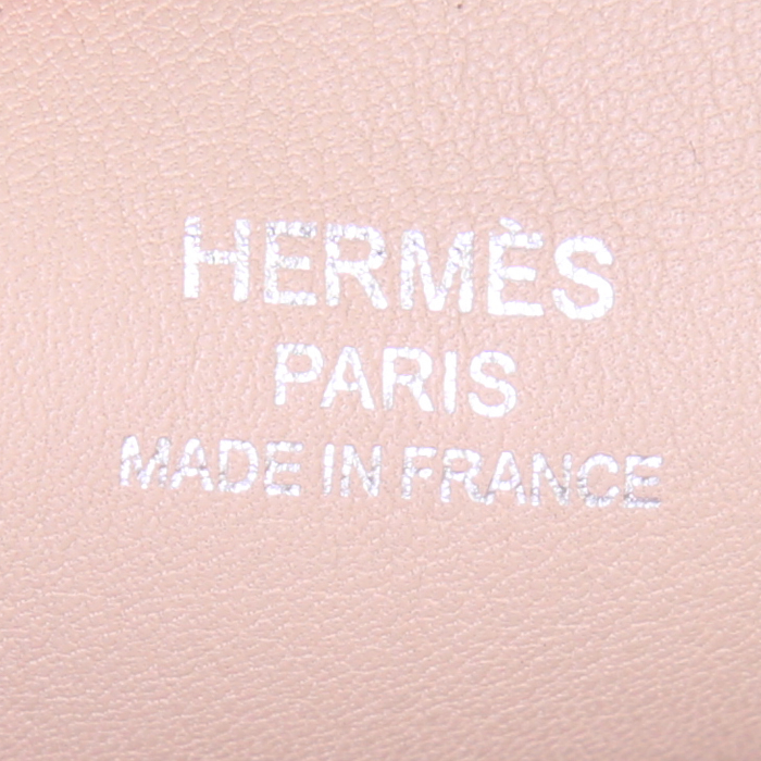 Sac bandoulière Hermès Halzan mini en cuir Swift beige - Detail D4