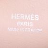 Sac bandoulière Hermès Halzan mini en cuir Swift beige - Detail D4 thumbnail