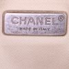Chanel Baguette small model handbag in brown quilted leather - Detail D4 thumbnail