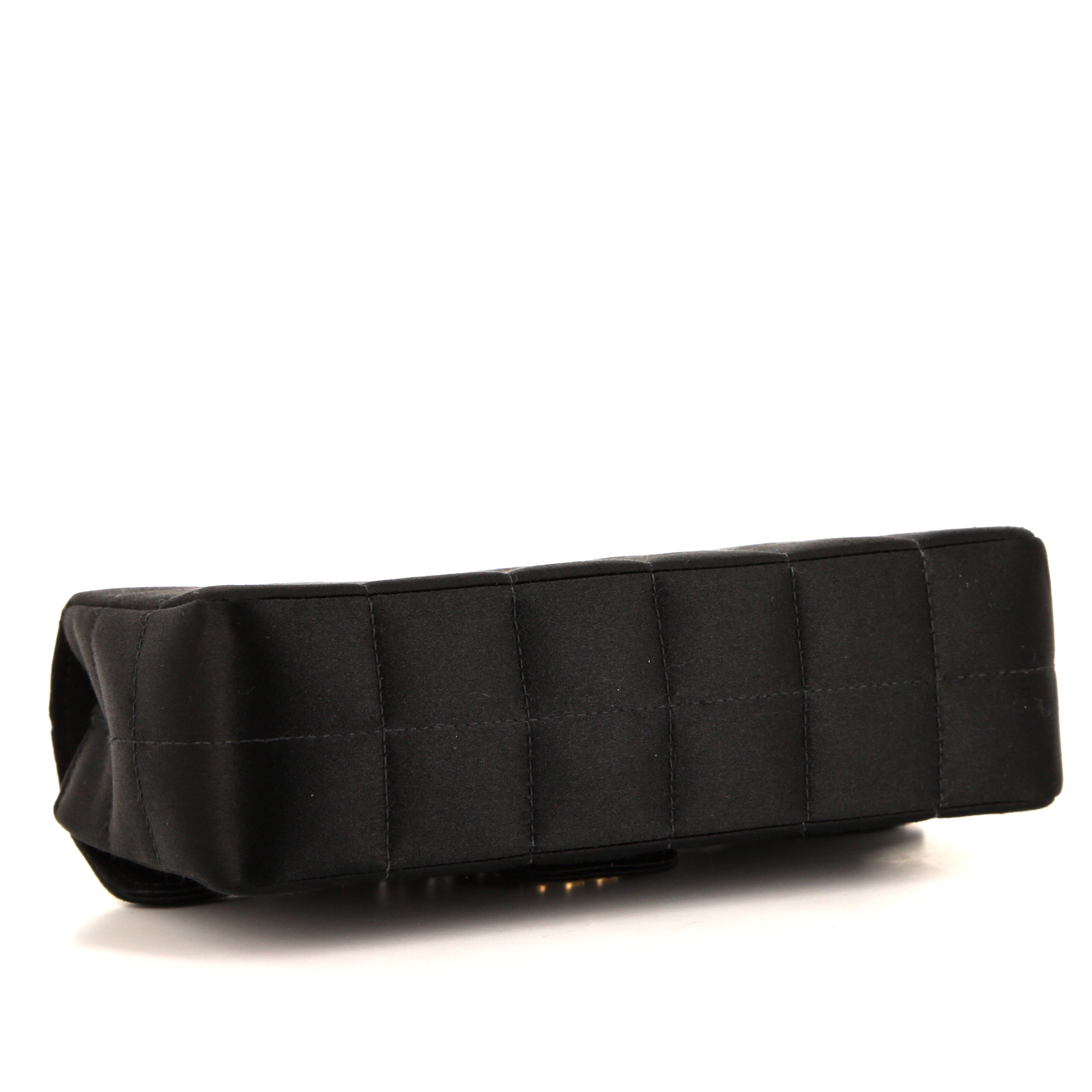 Chanel shoulder bag in black satin - Detail D4