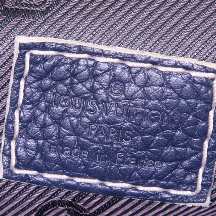 Louis Vuitton shopping bag in navy blue grained leather - Detail D3