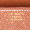 Sac bandoulière Hermes Médor en cuir Courchevel gold - Detail D3 thumbnail