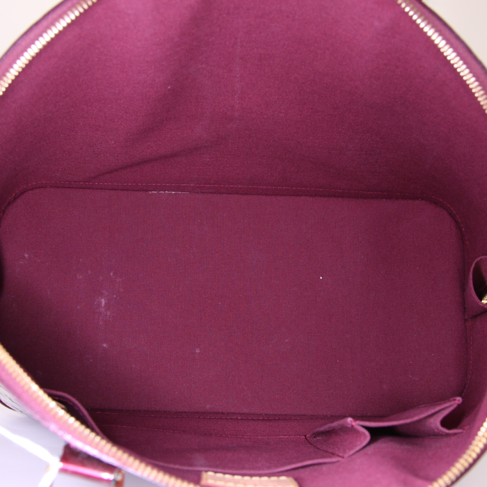 Sac à main Louis Vuitton Alma grand modèle en cuir verni monogram bordeaux - Detail D2