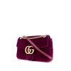 Borsa a tracolla Gucci GG Marmont modello medio in velluto trapuntato viola e pelle viola - 00pp thumbnail