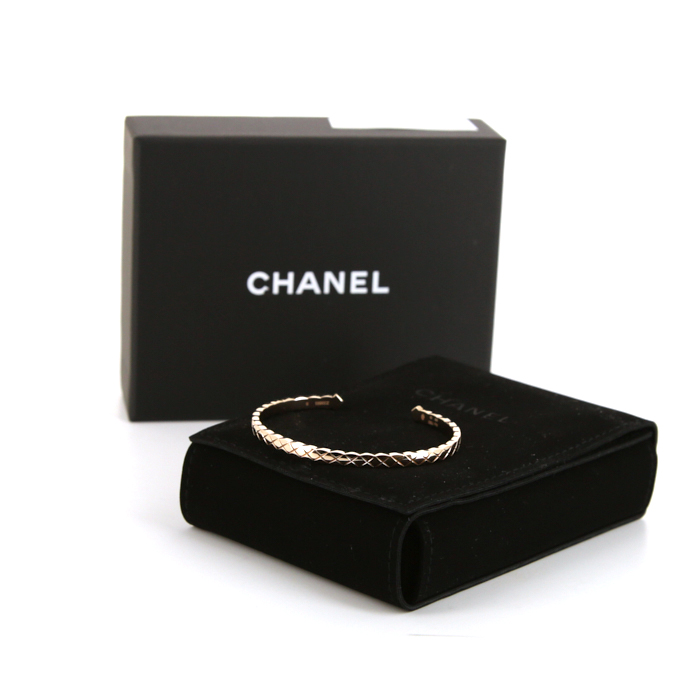 Bracelet jonc rigide ouvert Chanel Coco taille S en or rose