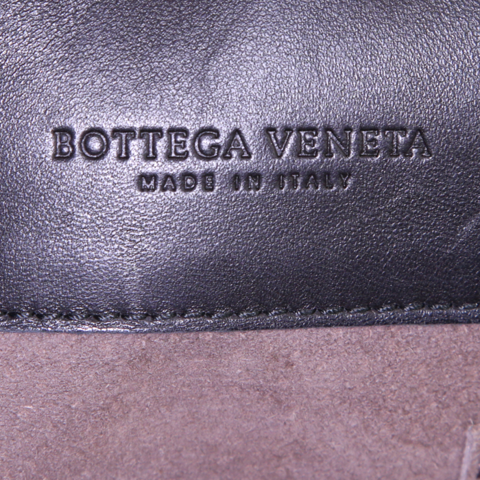 Bolso de mano Bottega Veneta Olimpia en cuero trenzado negro - Detail D3