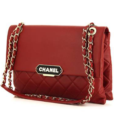 Bolso de mano Chanel en cuero acolchado rojo