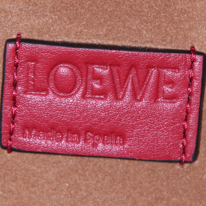 Bolso de mano Loewe modelo pequeño en cuero color burdeos - Detail D3
