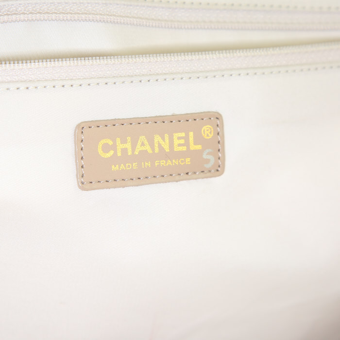 Sac à main Chanel Petit Shopping en toile beige et cuir beige - Detail D3