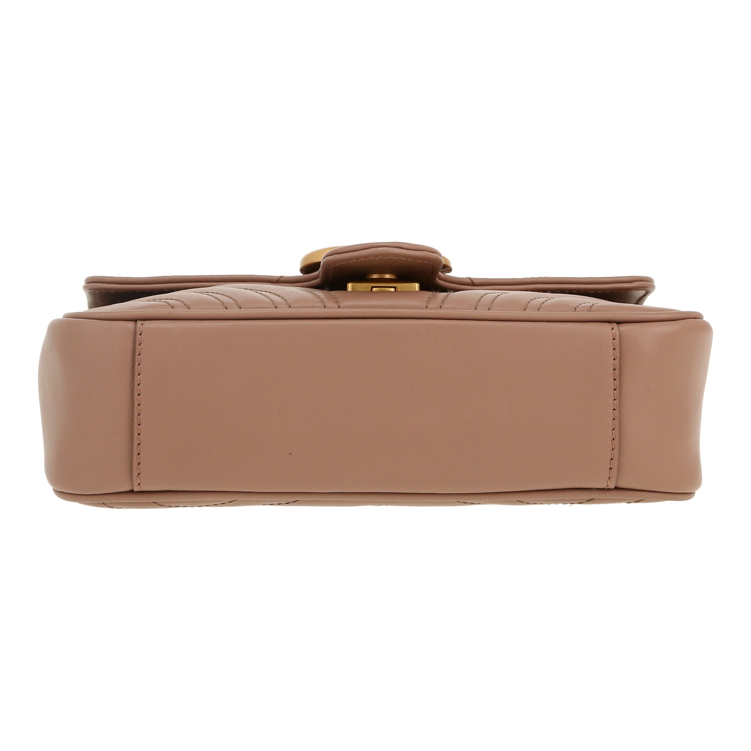 Bolso bandolera Gucci  GG Marmont modelo pequeño  en cuero acolchado beige - Detail D1